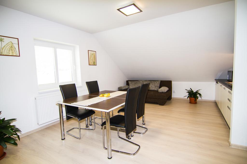 Apartment Club *